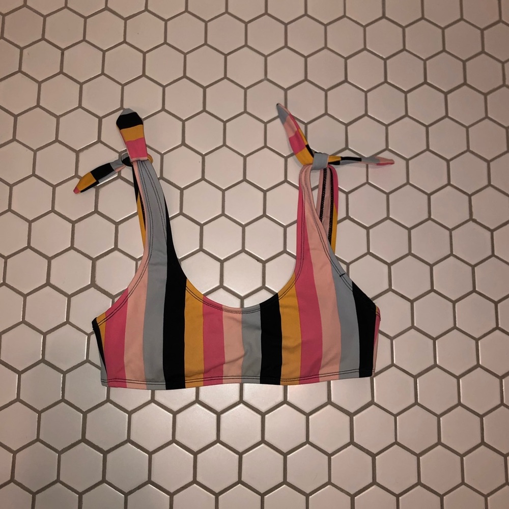 Gianni Bini bikini top